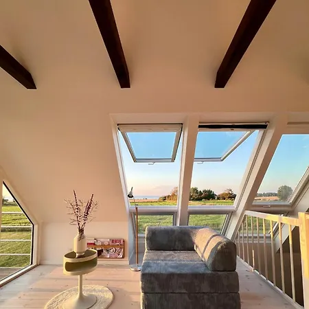Idyllic Thatched With Sea View Ferienhaus Nordenbro Vesteregn