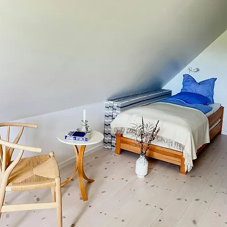 Idyllic Thatched With Sea View * Nordenbro Vesteregn