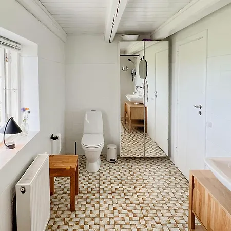 Idyllic Thatched With Sea View Vakantiehuis Nordenbro Vesteregn