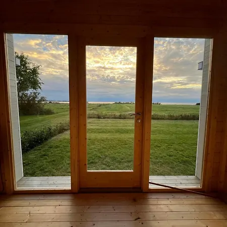 Idyllic Thatched With Sea View * Nordenbro Vesteregn