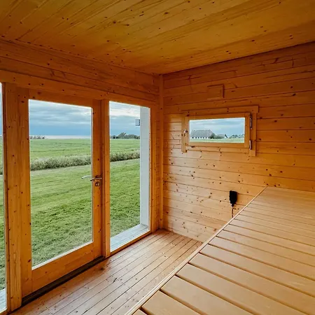 Vakantiehuis Idyllic Thatched With Sea View Nordenbro Vesteregn