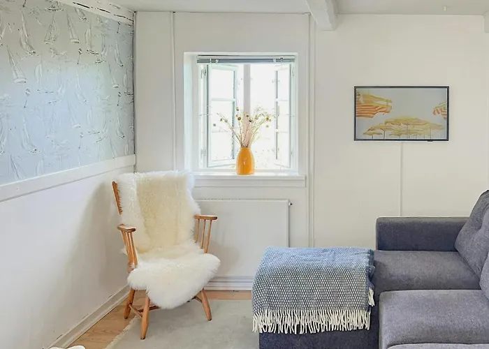 Idyllic Thatched With Sea View * Nordenbro Vesteregn