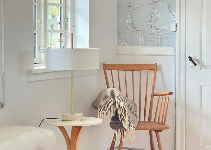 Idyllic Thatched With Sea View Nordenbro Vesteregn