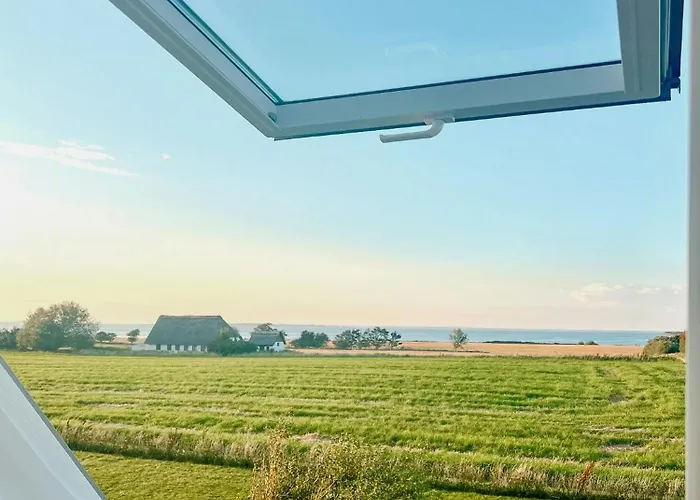 Vakantiehuis Idyllic Thatched With Sea View *