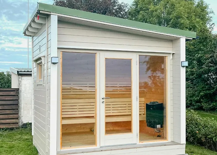 Idyllic Thatched With Sea View Holiday home *