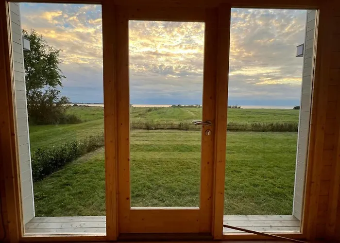 Idyllic Thatched With Sea View * Nordenbro Vesteregn