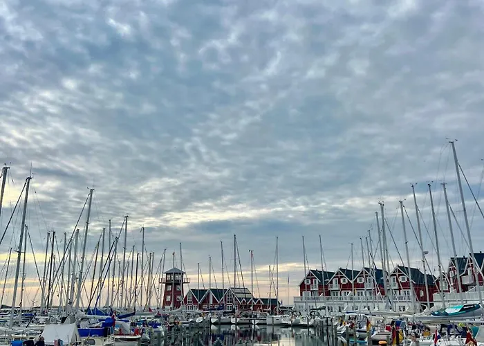 Idyllic Thatched With Sea View * Nordenbro Vesteregn