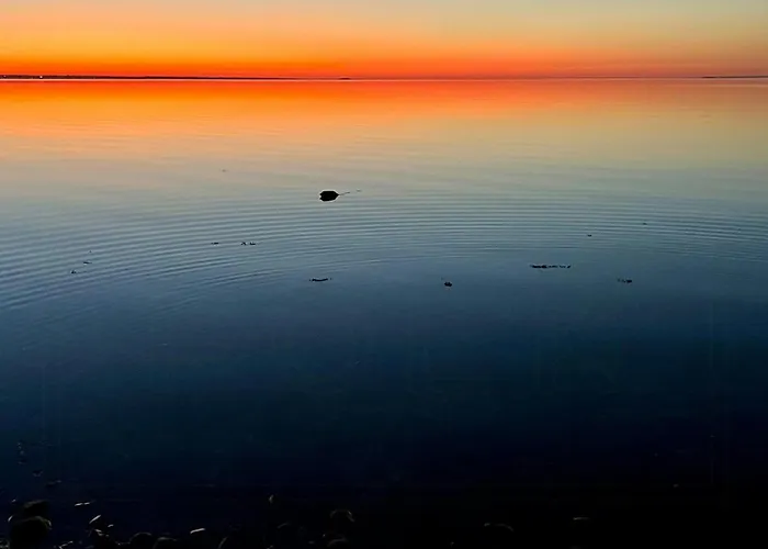 Vakantiehuis Idyllic Thatched With Sea View